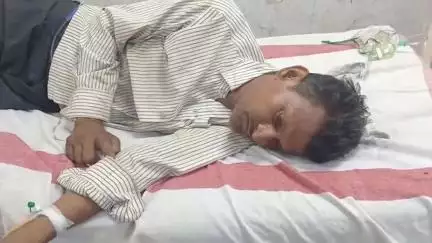 बेतिया: सांप काटने से व्यक्ति बीमार, जीएमसीएच में भर्ती