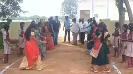 మెదక్: సూరారం గ్రామంలో పేద విద్యార్థుల విద్యాభ్యాసం కోసం మూడు అదనపు గదుల నిర్మించిన వీఎస్టి ఇండస్ట్రీస్