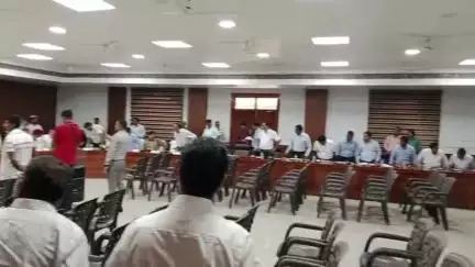 लखीमपुर: कलेक्ट्रेट के अटल सभागार में विधान परिषद समिति की बैठक, सभापति बृजेश ने खीरी-सीतापुर के विकास कार्यों की समीक्षा की