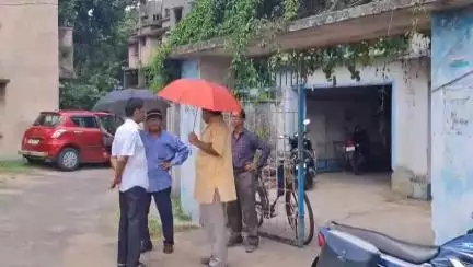ফরিদপুর দুর্গাপুর: দুর্গাপুরে  সগর ভাঙ্গা কলোনিতে জলের জন্য হাহাকার, এলাকার বাসিন্দারা হাউজিং অফিস ঘেরাও করলো #jansamasya