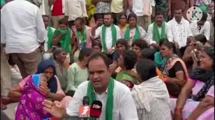 నల్గొండ: నల్లగొండ ప్రభుత్వ ఆసుపత్రిలో శిశు మరణం బంధువులు గిరిజన సంఘాల ఆధ్వర్యంలో ధర్నా