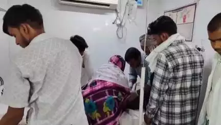 महोबा: सुगिरा गांव की एक विवाहिता ने अज्ञात कारणों से खाया जहरीला पदार्थ, जिला अस्पताल में उपचार जारी