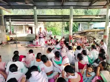 ছিপাঝাৰ: উদমাৰী শিৱ মন্দিৰত জেঠ মহীয়া সংকীৰ্তন অনুষ্ঠান, উপস্থিত টেঙাবাৰী দৰং জিলা পৰিষদৰ সদস্য হেমন্ত ডেকা