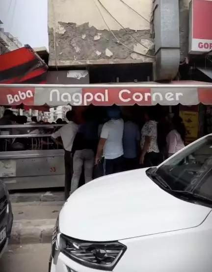 बाबा नागपाल कॉर्नर: दिल्ली के लाजपत नगर के फेमस छोले भटूरे