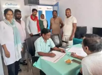 कोरांव: सीएचसी अधीक्षक कोरांव डॉ. केबी सिंह ने प्राथमिक स्वास्थ्य केंद्र बड़ोखर का निरीक्षण कर दिए आवश्यक दिशा-निर्देश