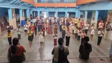 बड़ी सादड़ी: अहमदाबाद विमान हादसे में दिवंगतों को स्काउट गाइड शिविर में श्रद्धांजलि दी गई, मौन रखकर प्रार्थना की, अधिकारी रहे मौजूद