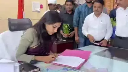 సంగారెడ్డి: జిల్లా నూతన కలెక్టర్‌గా పి. ప్రావీణ్య బాధ్యతల స్వీకరణ