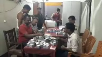 जगदीशपुर: बाईपास थाना पुलिस ने मंटु बस से 20 लाख से अधिक के लॉटरी टिकट ज़ब्त किए