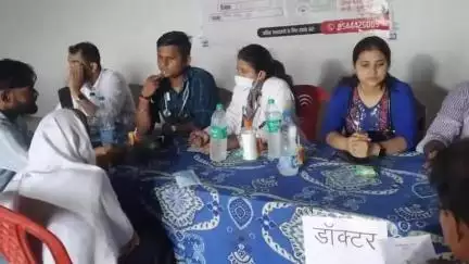 डेहरी: चाँदी गांव में नारायण मेडिकल कॉलेज ने किया नि:शुल्क स्वास्थ्य शिविर का आयोजन