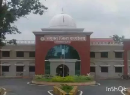 बिंद्रानवागढ़ गरियाबंद: कलेक्टर श्री उइके ने जिला चिकित्सालय के 7 डॉक्टरों और 2 स्टाफ को अनुपस्थिति पर दिया कारण बताओ नोटिस