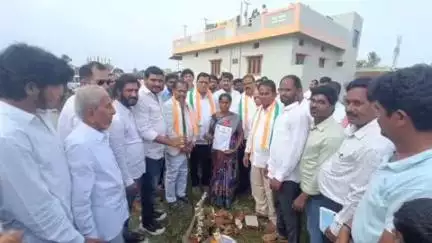 జహీరాబాద్: అర్హులైన ప్రతి ఒక్కరికి ఇందిరమ్మ ఇల్లు: పట్టణంలో ఎంపీ సురేష్ కుమార్ షెట్కార్