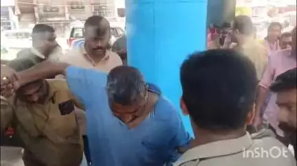 കണയന്നൂർ: കിടപ്പ് രോഗിയെ ബന്ധുക്കൾ എറണാകുളം നോർത്ത് പാലത്തിന്റെ താഴെ ഉപേക്ഷിച്ചതായി പരാതി