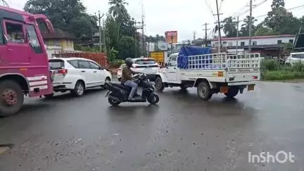 പട്ടാമ്പി: ജനങ്ങളെ പെരുവഴിയിലാക്കി പട്ടാമ്പി നഗരത്തിൽ മണിക്കൂറുകളോളം വാഹന ഗതാഗതം സ്തംഭിച്ചു