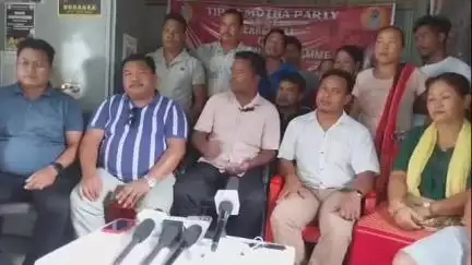 উদয়পুর: তিপ্রা মথা দলের পক্ষ থেকে কিল্লা এলাকায় সাংবাদিক সম্মেলন করে দাবি তুলেন বাংলাদেশীদের সনাক্ত করার