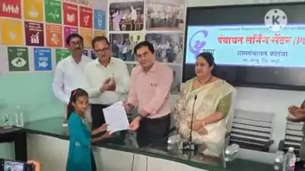 सेलू: कोटंबा येथे भटक्या पारधी समाजातील लोकांना तहसीलदारांच्या हस्ते  जातीच्या प्रमाणपत्राचे वाटप