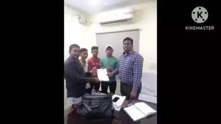 ନୂଆପଡା: ଛାତ୍ର ଛାତ୍ରୀ ଙ୍କ ବସ ଭଡ଼ା କମ କରିବା ପାଇଁ ଜିଲ୍ଲା ଛାତ୍ର କଂଗ୍ରେସ ର ଆଞ୍ଚଳିକ ପରିବହନ ଅଧିକାରୀ ଙ୍କୁ ତାଙ୍କ କାର୍ଯ୍ୟଳୟରେ ଦାବିପତ୍ର