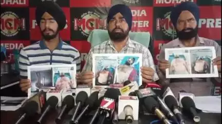 ਐਸਏਐਸ ਨਗਰ ਮੁਹਾਲੀ: ਬਨੂੜ ਦੇ ਰਹਿਣ ਵਾਲੇ ਵਿਅਕਤੀ ਨੇ ਮੋਹਾਲੀ ਫੇਸ ਚਾਰ ਪ੍ਰੈਸ ਕਲੱਬ ਵਿਖੇ ਲਗਾਈ ਇਨਸਾਫ ਦੀ ਗੁਹਾਰ