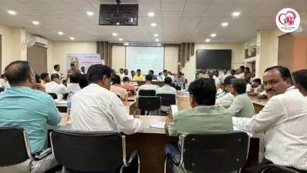 राज्याचे सार्वजनिक आरोग्य व कुटुंब कल्याण मंत्री प्रकाश आबिटकर यांनी पंढरपूर येथे आरोग्य सेवेचा आढावा घेतला  #Pandharpur