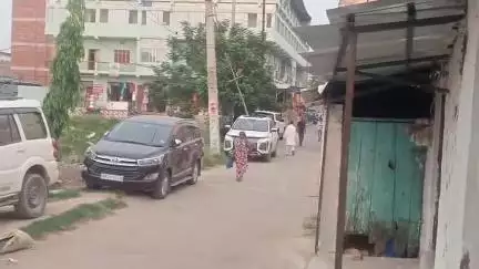 पुपरी: पुपरी शहर के व्यवसायी श्याम बिहारी केजरीवाल के यहां आयकर विभाग की टीम द्वारा जांच-पड़ताल जारी