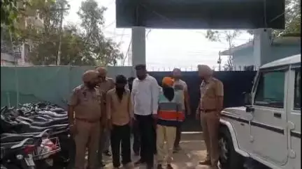 ਐਸਏਐਸ ਨਗਰ ਮੁਹਾਲੀ: ਮੋਹਾਲੀ ਦੀ ਬਲੋਂਗੀ ਪੁਲਿਸ ਵੱਲੋਂ ਮੋਬਾਇਲ ਸਨੈਚ ਕਰਨ ਵਾਲੇ ਚਾਰ ਵਿਅਕਤੀਆਂ ਨੂੰ ਕੀਤਾ ਗਿਆ ਕਾਬੂ