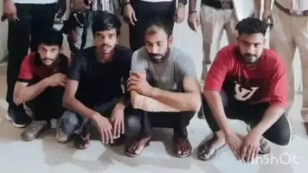 खरखौदा: गोदाम से शटरिंग का सामान चोरी करने वाले आरोपियों को पुलिस ने किया गिरफ्तार