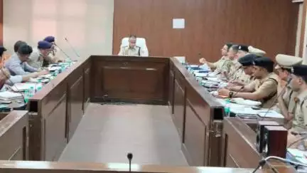 नूह: नूह एसपी ने 15 जून को होने वाले पंचायत जिला परिषद उप-चुनाव के लिए अधिकारियों व कर्मचारियों के साथ की बैठक