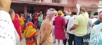बलिया: सतनी सराय के पास रेलवे ट्रैक पर मिले क्षत-विक्षत शव की पहचान, पोस्टमार्टम के बाद परिजनों को सौंपा गया शव