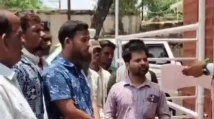 बासोदा: बासौदा के वनवा गांव में टेलीकॉम टावर लगाने का ग्रामीणों ने किया विरोध, एसडीएम को सौंपा आवेदन