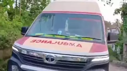 নাজিৰা: আহমেদাবাদত ৰহস্যজনক ভাৱে মৃত্যুক সাৱটি লোৱা শিৱালী কাশ্যপৰ মৃতদেহ   নাজিৰাৰ স্বগৃহ পায়হি,শোকাকুল পৰিৱেশ নাজিৰাত