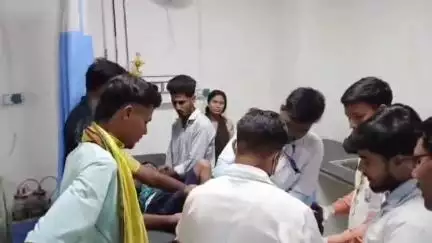 सिवान: दो बाइक की टक्कर में माँ-बेटा घायल, सदर अस्पताल में चल रहा इलाज