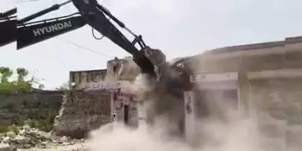 निवाई: झिलाय रोड़ पर निर्माणाधीन ब्रिज के सर्विस रोड से प्रशासन ने भारी पुलिस जाप्ते के साथ हटवाया स्थाई व अस्थाई अतिक्रमण