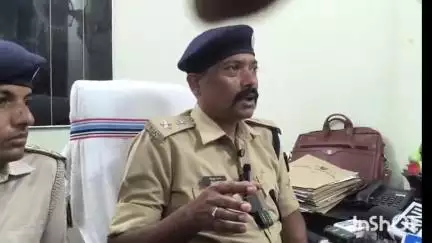 मुशहरी: ऑनलाइन फ़ेक ट्रेडिंग और साइबर ठगी करने वाला एक व्यक्ति गिरफ़्तार, नोट गिनने की मशीन सहित भारी मात्रा में कैश बरामद
