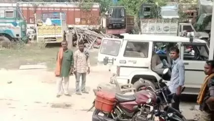 गायघाट: भूसरा मल्हटोली गांव से पुलिस ने देसी शराब के साथ एक महिला कारोबारी व दो नशेड़ियों को किया गिरफ्तार