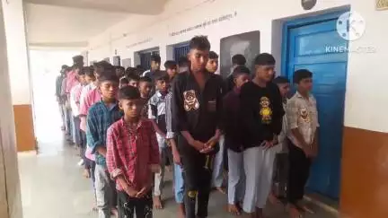 ડેડીયાપાડા: ઇન્ડિયન એરલાઇન્સના વિમાન દુર્ઘટના ઇનરેકા સંસ્થાન સંચાલિત સનાતન ધર્મ સેકન્ડરી સ્કૂલ ટીંબાપાડાખાતે બેમિનિટ નું મૌન પાડવામા
