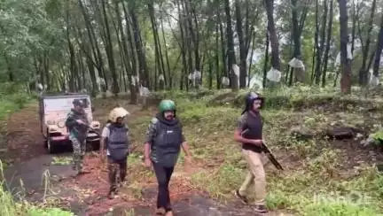 നിലമ്പൂർ: കാളികാവിലെ നരഭോജി കടുവയുടെ ദൃശ്യങ്ങൾ കരുവാരക്കുണ്ട് സുൽത്താന എസ്റ്റേറ്റ് ഭാഗത്തെ ക്യാമറയിൽ പതിഞ്ഞു