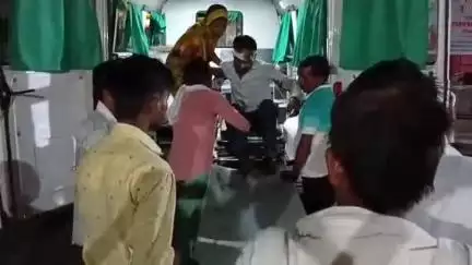 मिश्रिख: लश्करपुर के पास सड़क पर तेज रफ्तार बाइक अनियंत्रित होकर पलटी, एक व्यक्ति गंभीर रूप से घायल