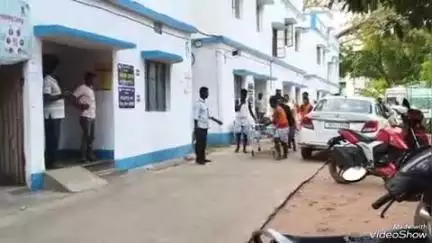 देवघर: शहर में पानी टंकी के पास चापानल से पानी लेते समय करंट लगने से 10 वर्षीय बालक की मौत