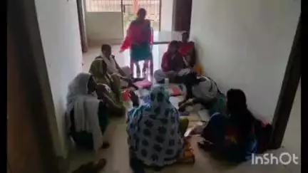 नारायणपुर: मुरलीपहाड़ी उपस्वास्थ्य केंद्र में स्वास्थ्य कर्मियों की बैठक हुई