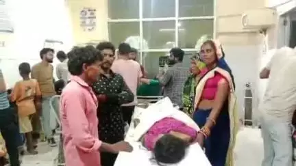 सीतापुर: सीतापुर हेल्थ केयर सेंटर हॉस्पिटल में गलत इलाज के चलते महिला की मौत, परिवार वालों ने कार्रवाई की मांग की
