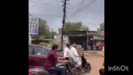 వికారాబాద్: పెంచిన బస్ పాస్ చార్జిలను వెంటనే తగ్గించాలంటూ వికారాబాద్ జిల్లా ఎస్ఎఫ్ఐ ఆధ్వర్యంలో చౌరస్తా బస్టాండ్ లో నిరసన