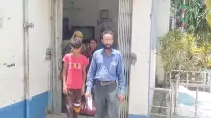 বংশীহারী: পুকুরের জল থেকে আম কুড়াতে গিয়ে পুকুর মালিকের মারে অসুস্থ নাবালক, চাঞ্চল্য বংশীহারী ব্লকের ভাঙ্গা পুকুর এলাকায়