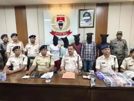 प्रतिबंधित उग्रवादी संगठन का एरिया कमांडर सहित 05 हार्डकोर नक्सली गिरफ्तार

#HazaribagPolice की कार्रवाई