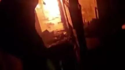 नगर: शहरातील कुठला येथील हॉटेलला मध्यरात्री लागली भीषण आग अग्निशमन दलाच्या तत्परतेने मोठा अनर्थ टाळला