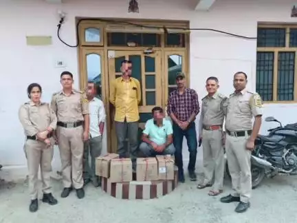 सुंदर नगर: डोलधार में रिहायशी मकान से 48 बोतल अवैध देसी संतरा मार्का शराब बरामद, व्यक्ति के खिलाफ मामला दर्ज