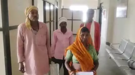 लटेरी: उनारसी कलां निवासी एक महिला ने SDM से की शिकायत, कहा- ग़लत तरीक़े से हुए सीमांकन की वजह से चली गई पट्टे की जमीन