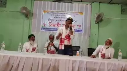 মৰিগাঁও: মৈৰাবাৰী প্ৰেছ ক্লাৱত অনুষ্ঠিত জিলা আয়ুক্ত দেৱাশিষ শৰ্মাৰ বিদায়ী সম্বৰ্ধনা অনুষ্ঠান, উপস্থিত কেইবা শতাধিক ৰাইজ
