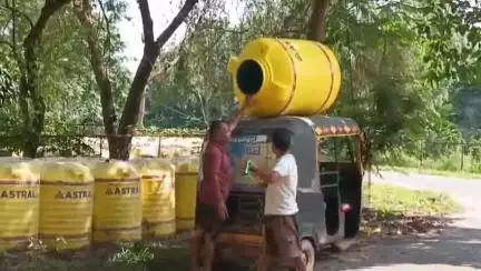 জামপুইজলা: কাঠফাটা রোদে খুমলুঙ এলাকায় জনজাতি পরিবারের পাশে দাঁড়ালো  TTAADC -র প্রশাসন