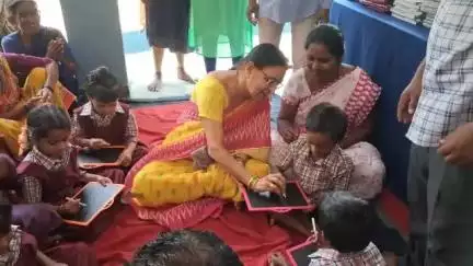 పెద్దపల్లి: సుల్తానాబాద్ మండలంలోని గర్రెపల్లి పాఠశాల యందు అక్షర బేస కార్యక్రమంలో పాల్గొన్నారు జిల్లా విద్యాశాఖ అధికారి మాధవి