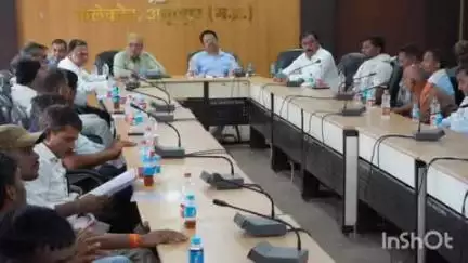 अनूपपुर: कलेक्ट्रेट सभागार में हुई बैठक में ग्राम रक्शा व कोलमी में प्रस्तावित 1320 मेगावाट परियोजना को लेकर बनी सहमति