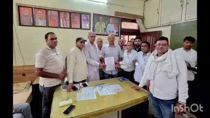 चरखी दादरी: च.दादरी में कर्मचारियों ने मांगों को लेकर विधायक को ज्ञापन सौंपा, मांगे पूरी करवाने की अपील की